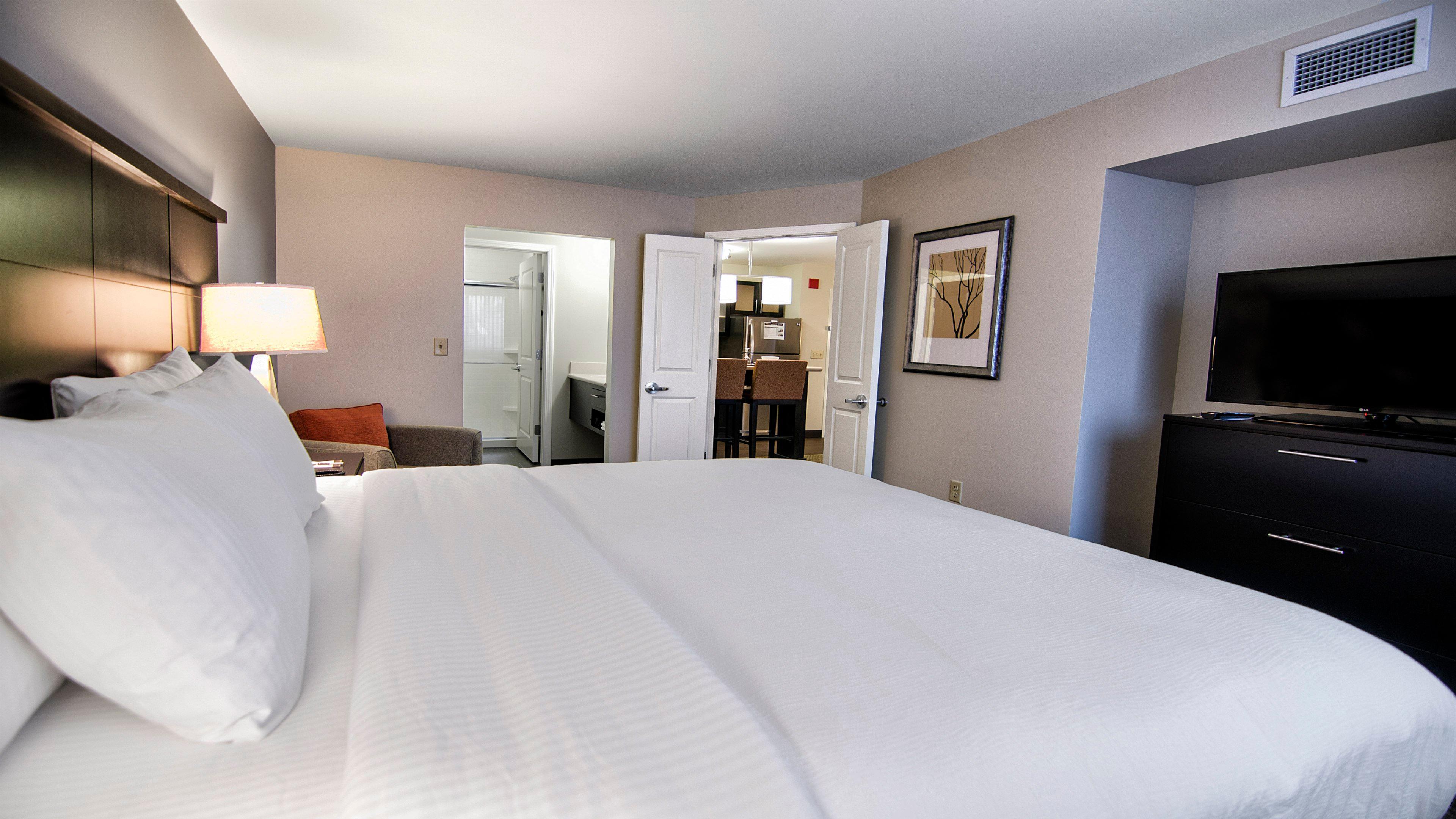 Staybridge Suites Marquette By Ihg Exterior photo