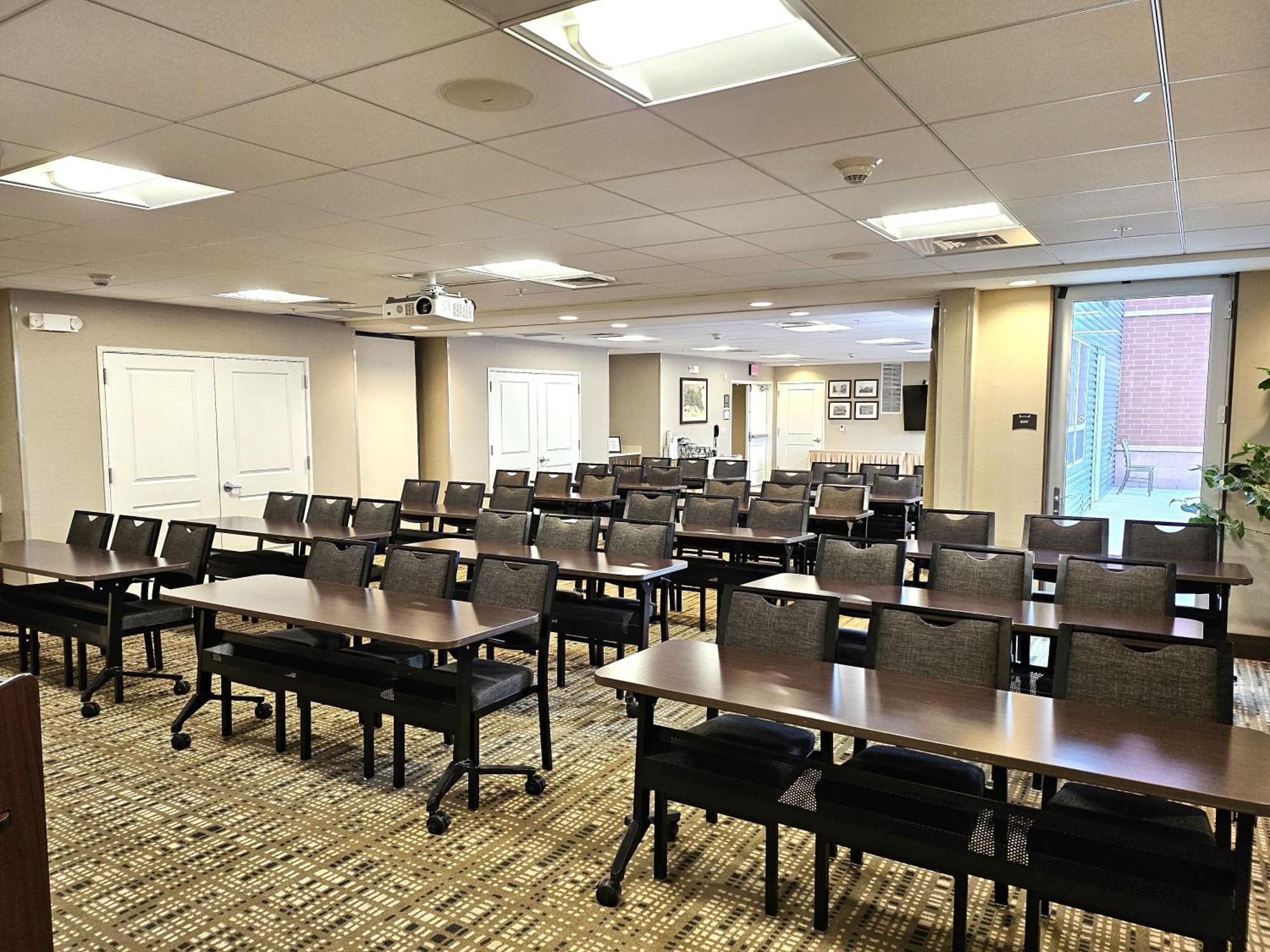 Staybridge Suites Marquette By Ihg Exterior photo